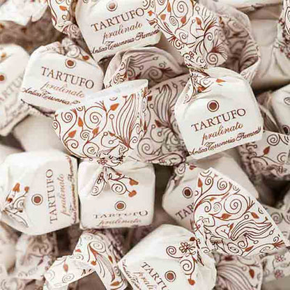 Tartufo Pralinato Pralinen mit dekorativer Verpackung, Nahaufnahme.