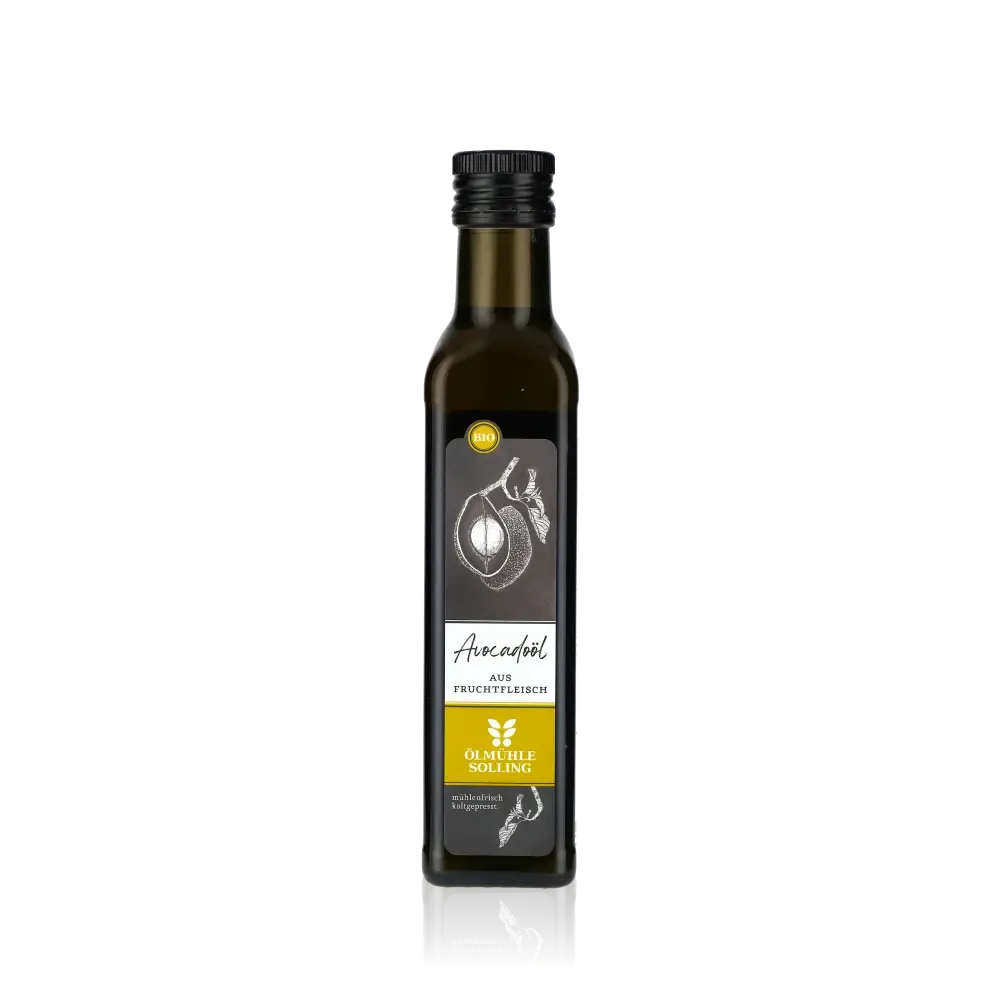 Ölmühle Solling Avocadoöl Flasche vor schwarzem Hintergrund.