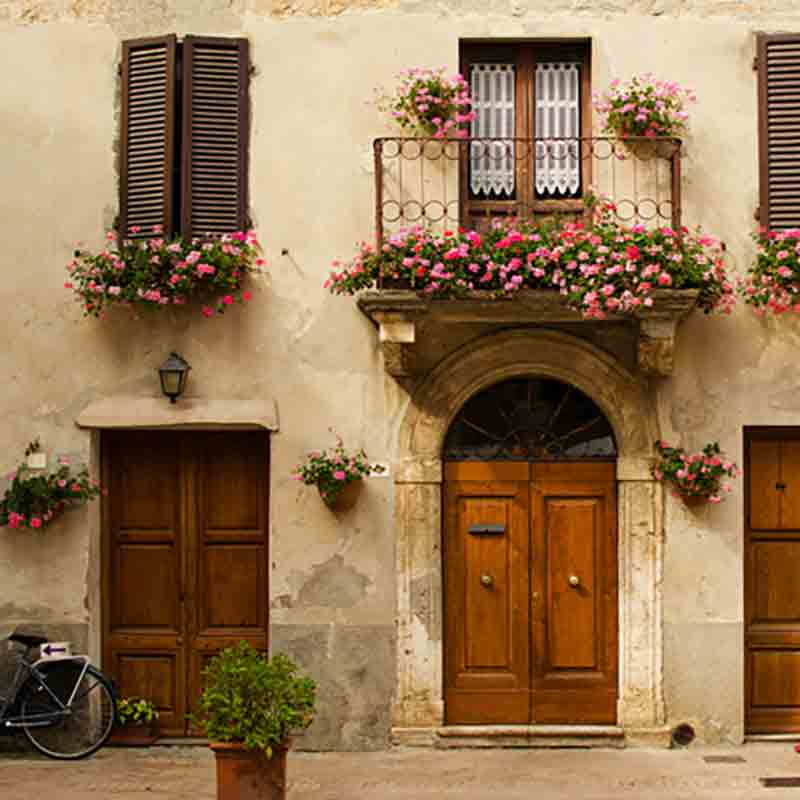 Wunderschöne Fassade eines toskanischen Hauses.