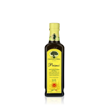 Flasche Frantoi Cutrera Primo Olivenöl vor schwarzem Hintergrund.
