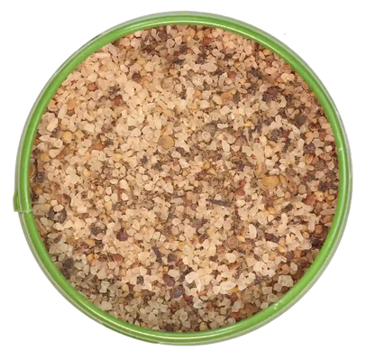 Altes Gewürzamt Blick auf die offene Gewürz-Dose mit Povre Rares