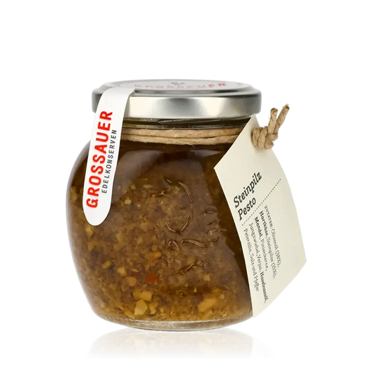 Glas mit Grossauer Steinpilz Pesto, Etikett sichtbar.