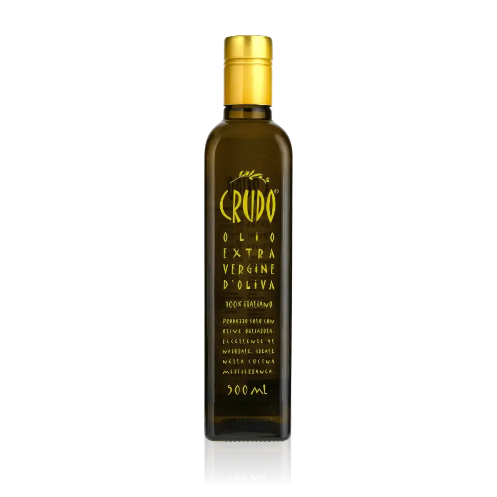 Olivenölflasche Crudo Extra Vergine 500ml vor schwarzem Hintergrund.