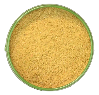 Altes Gewürzamt Blick auf die offene Kräuter-Dose mit Salatgewürz Gartenkräuter