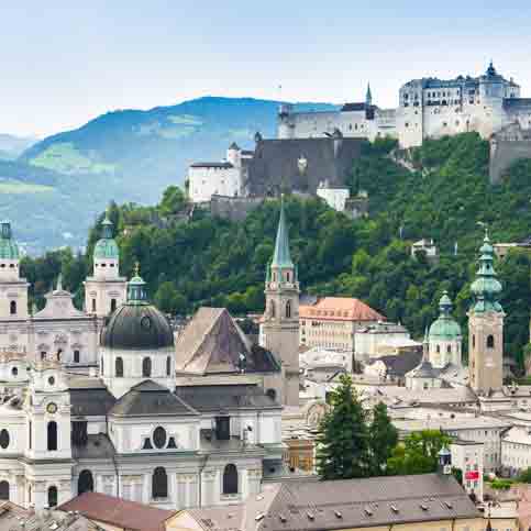 Salzburg Stadtansicht mit Festung.