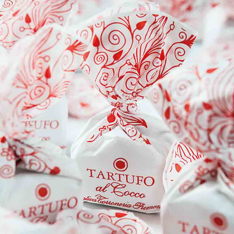 Tartufi al Cocco Pralinen in dekorativer Verpackung.