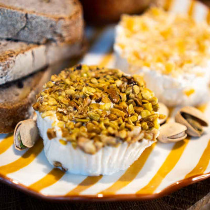 Caprino arancio e pistacchio