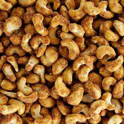 Geröstete Cashewkerne von P-Stash Berlin in Nahaufnahme.