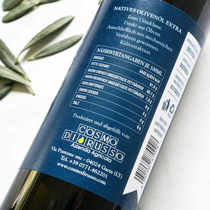 Olivenölflasche mit Nährwertangaben und Cosmo Di Russo Etikett.
