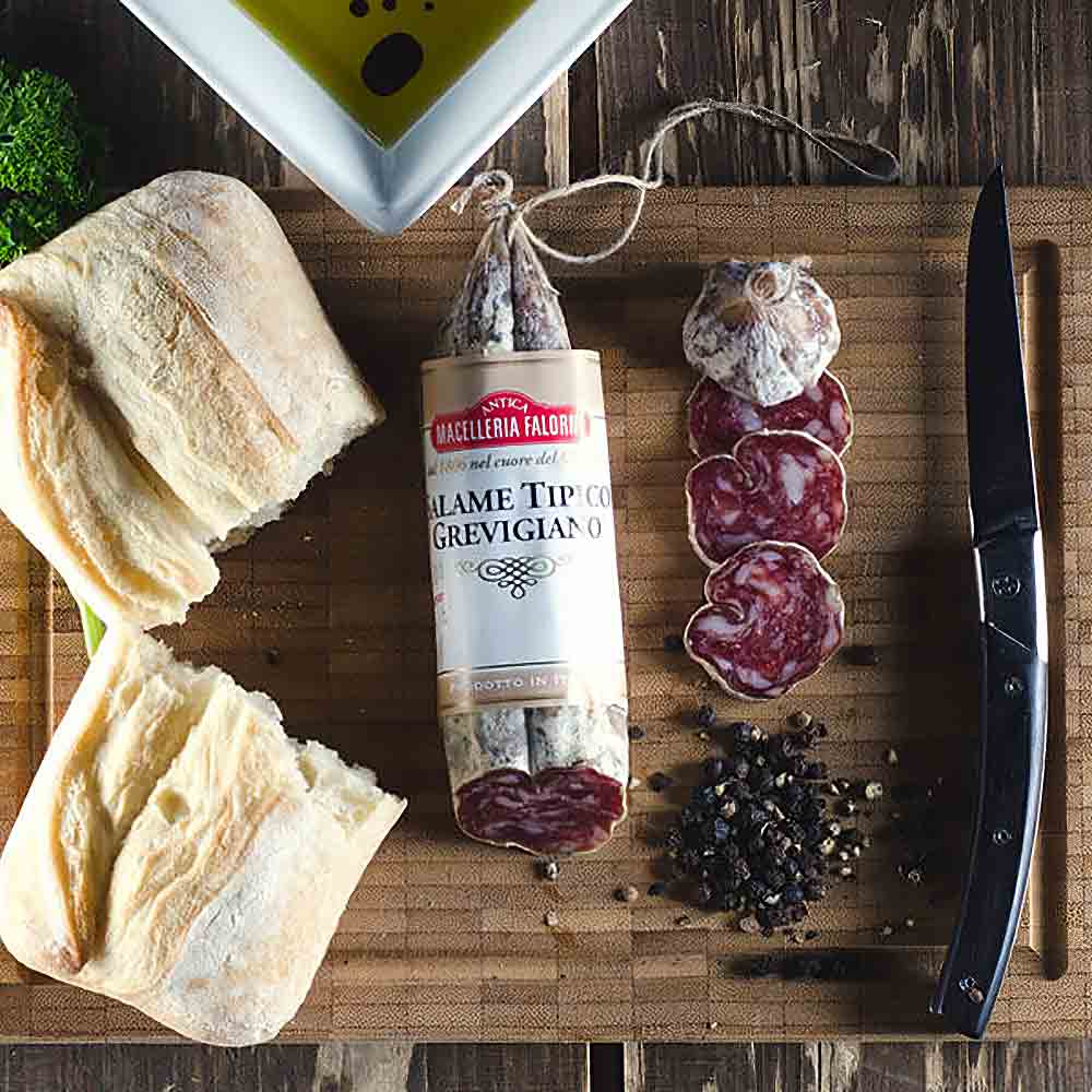 Salami, Brot, Messer, Pfeffer, Olivenöl, Antica Macelleria Falorni.