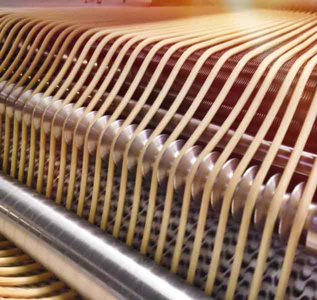 Maschine zur Olivenölproduktion, Nahaufnahme.