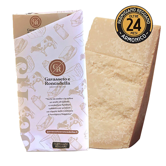 Käseverpackung und Parmigiano Reggiano von Gavasseto e Roncadella.