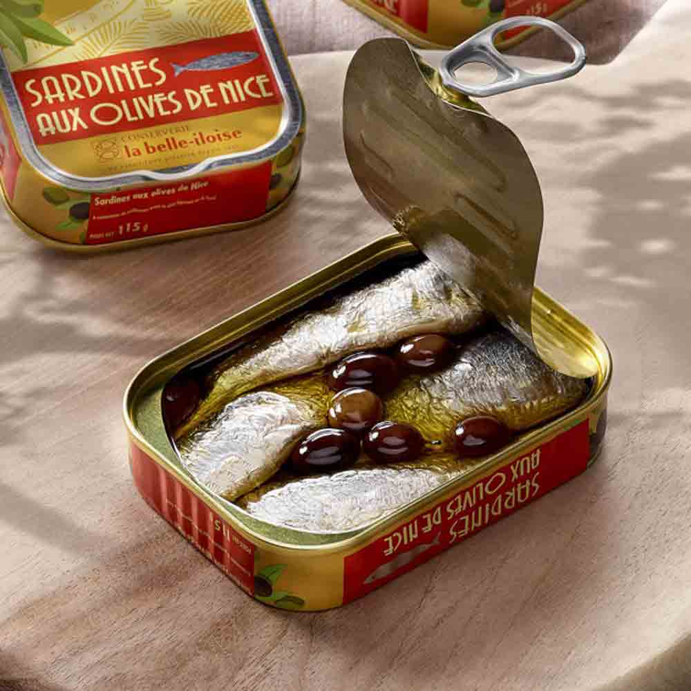 Sardinen in Dose mit Oliven, Marke La Belle-Iloise.