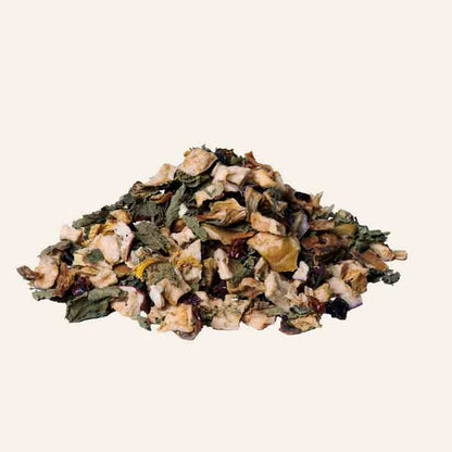 Getrocknete Kräuter und Früchte Mischung.