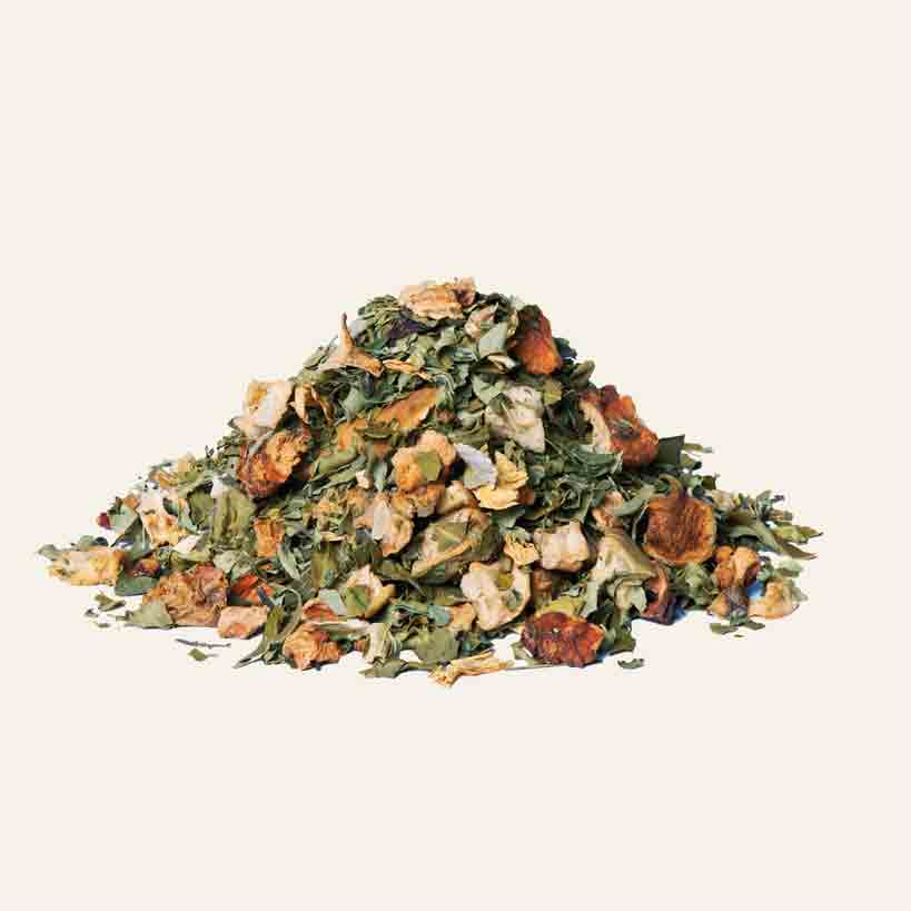 Tee-Mischung mit getrockneten Früchten.