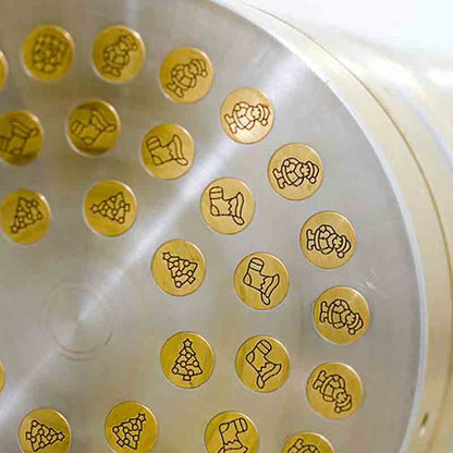 Bronzematrizen mit Kinderpasta-Motiven