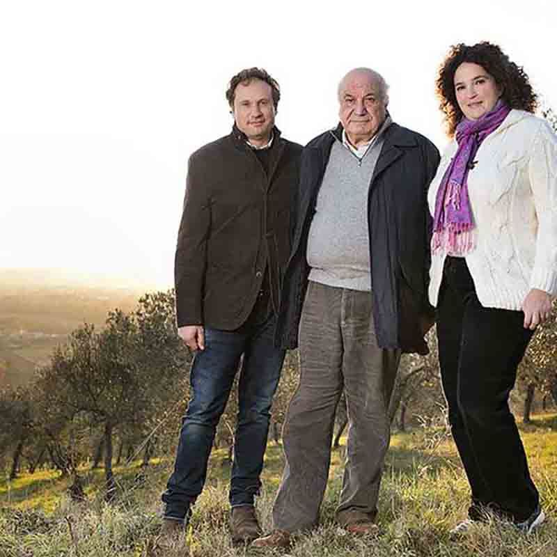 Drei Familienmitglieder der Familie Gradassi